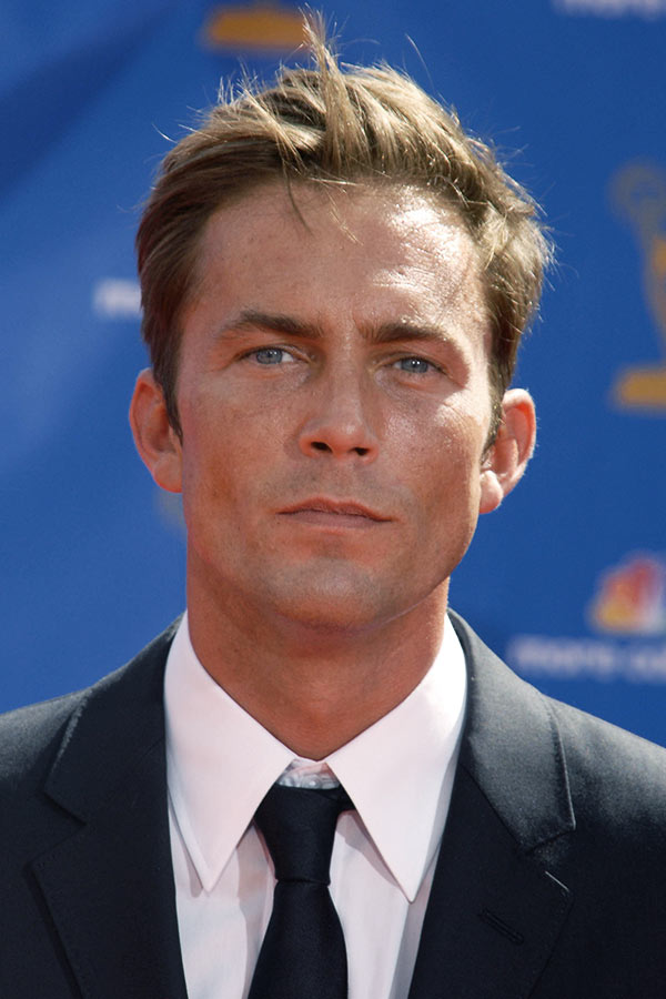 Desmond Harrington